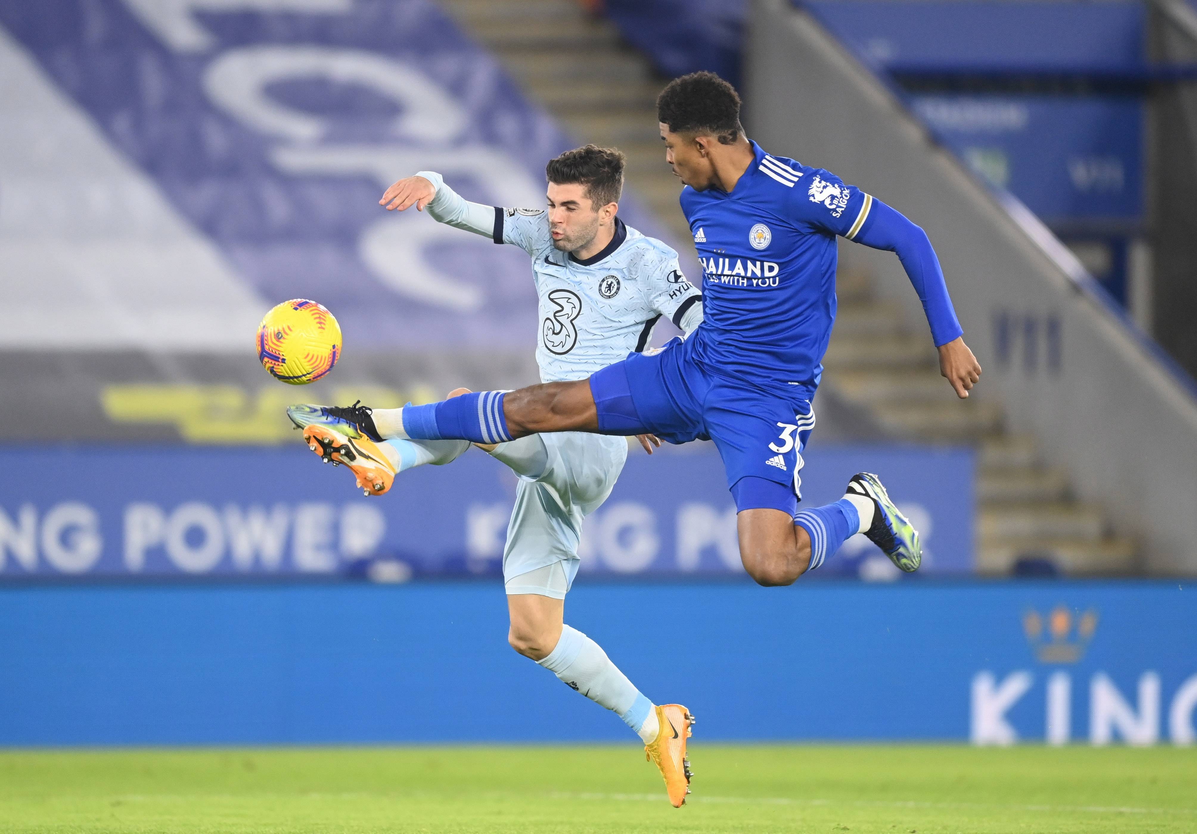 示出現代足 示出現代足