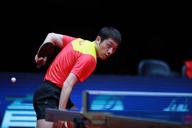 他扛了葡萄 他扛了葡萄